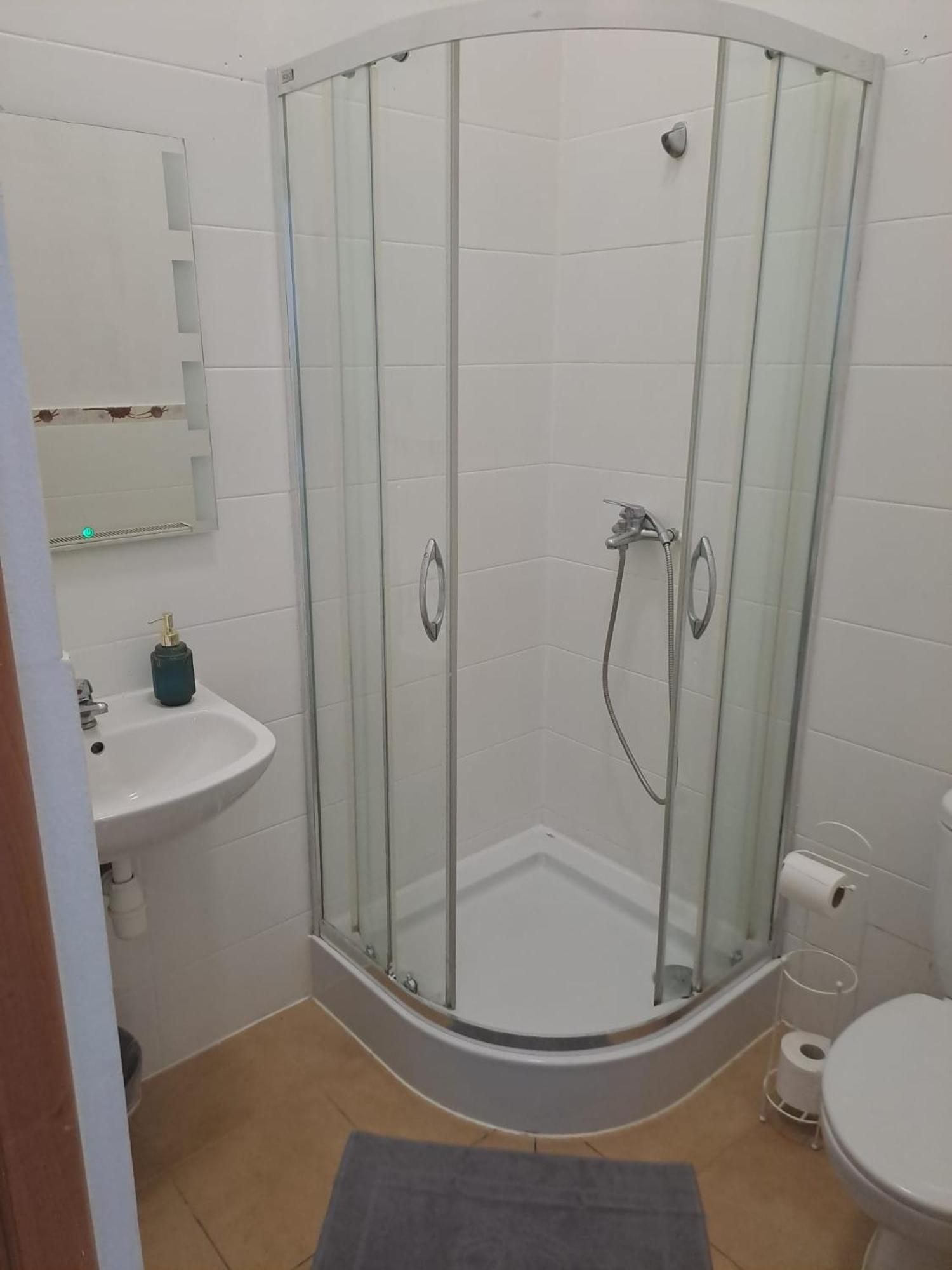 Hotel Sredzka Korona à Środa Śląska Extérieur photo